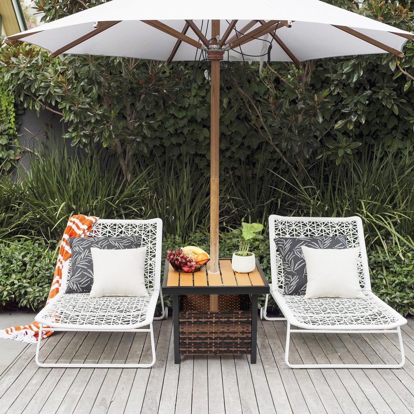 Funnil Patio Wicker Rattan Steel Side Table with Umbrella Hole, All-weather Use Rattan Coffee End Table for Deck, Porch, Garden, Indoor&Outdoor, Brown